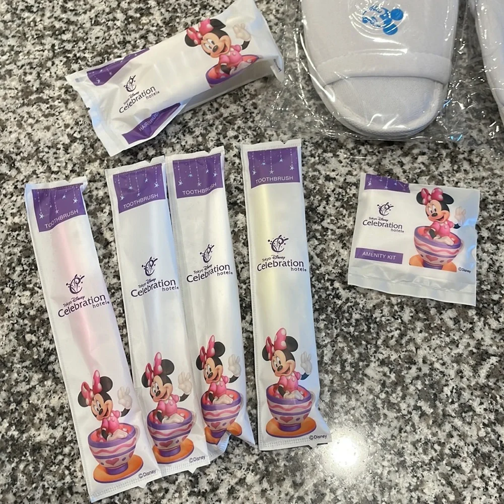 Mickey Minnie Tokyo Disneyland Celebrations Hotel Amenities Slippers Toothbrush